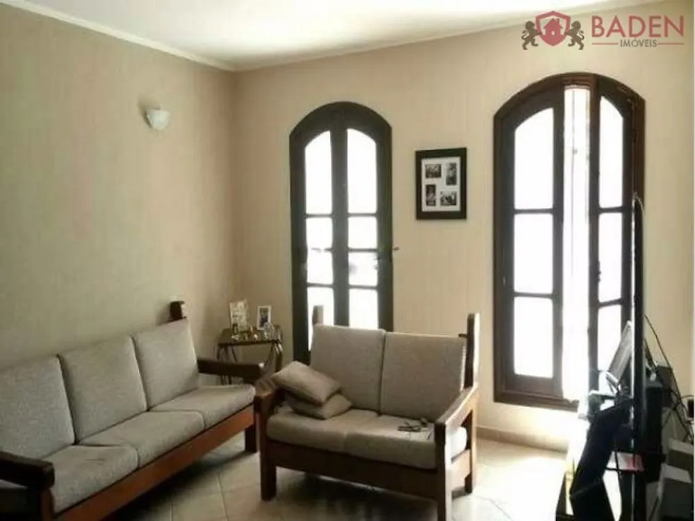 Casa, 4 quartos, 260 m² - Foto 1