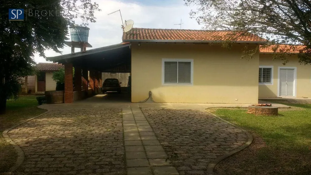 Chácara, 4 quartos, 2247 m² - Foto 1