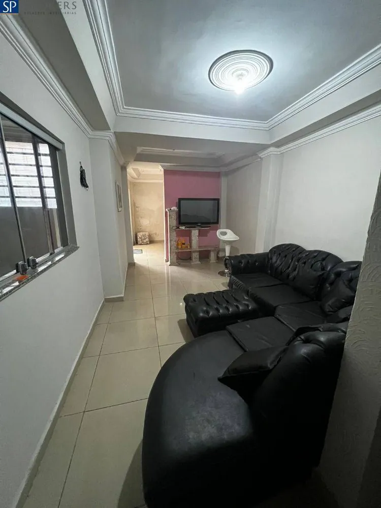 Casa, 4 quartos, 177 m² - Foto 1