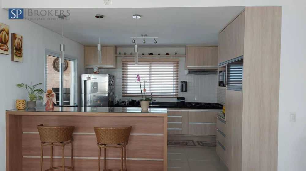 Casa, 3 quartos, 206 m² - Foto 4