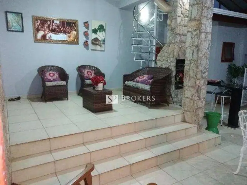 Casa, 3 quartos, 200 m² - Foto 2
