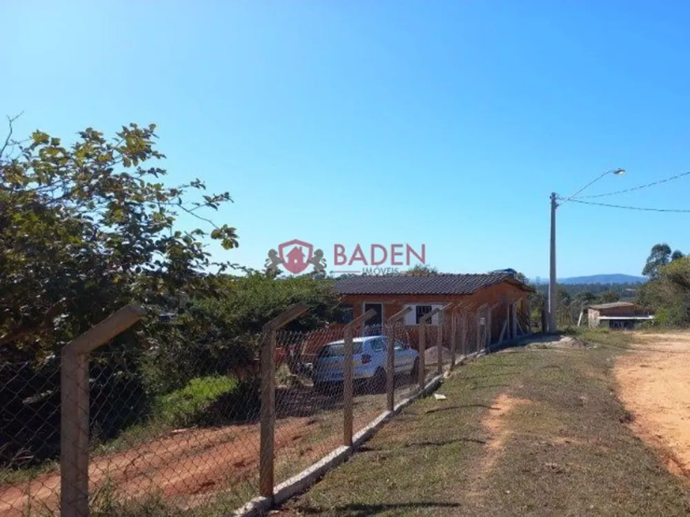 Chácara, 2 quartos, 1070 m² - Foto 2