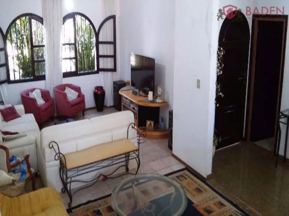 Casa, 4 quartos, 210 m² - Foto 1