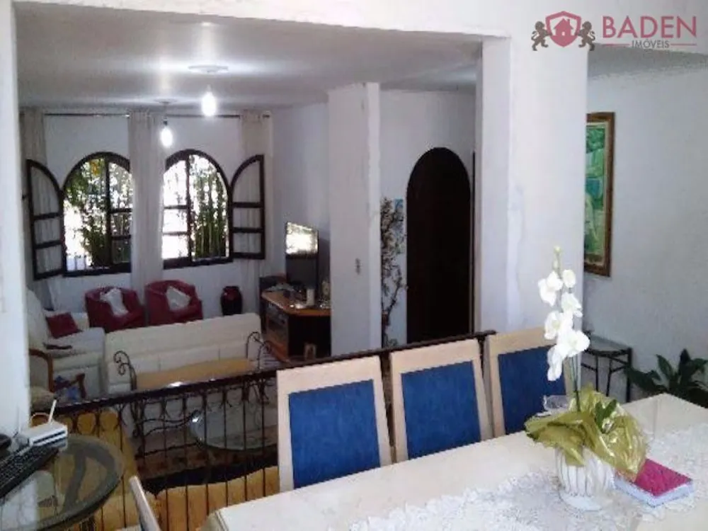Casa, 4 quartos, 210 m² - Foto 2