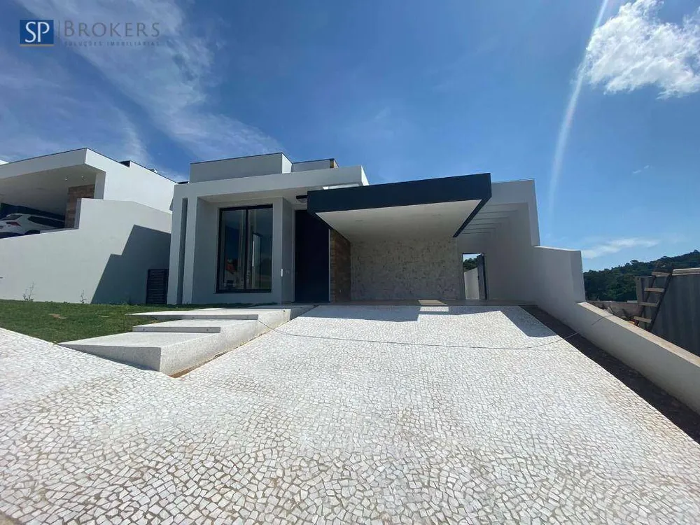Casa, 3 quartos, 302 m² - Foto 1