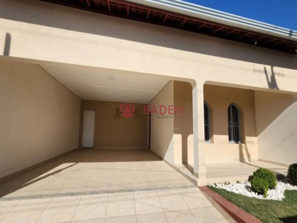 Casa, 3 quartos, 208 m² - Foto 1