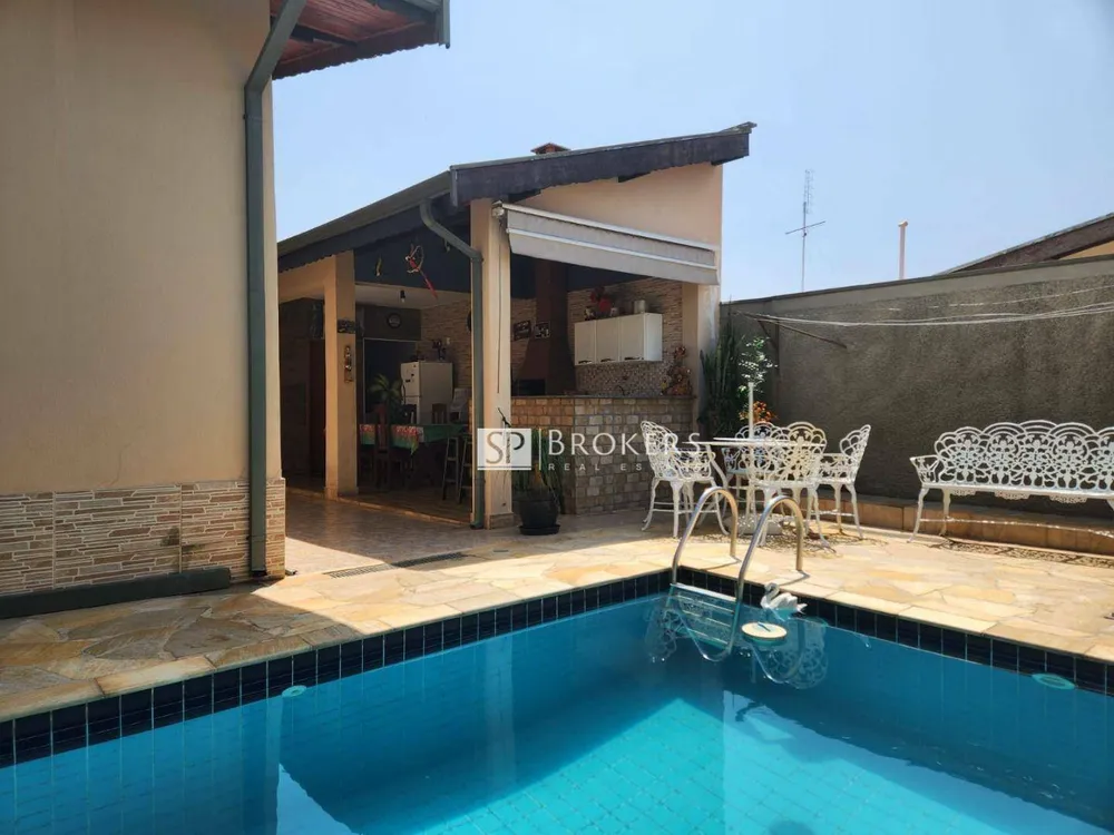 Casa, 3 quartos, 228 m² - Foto 1