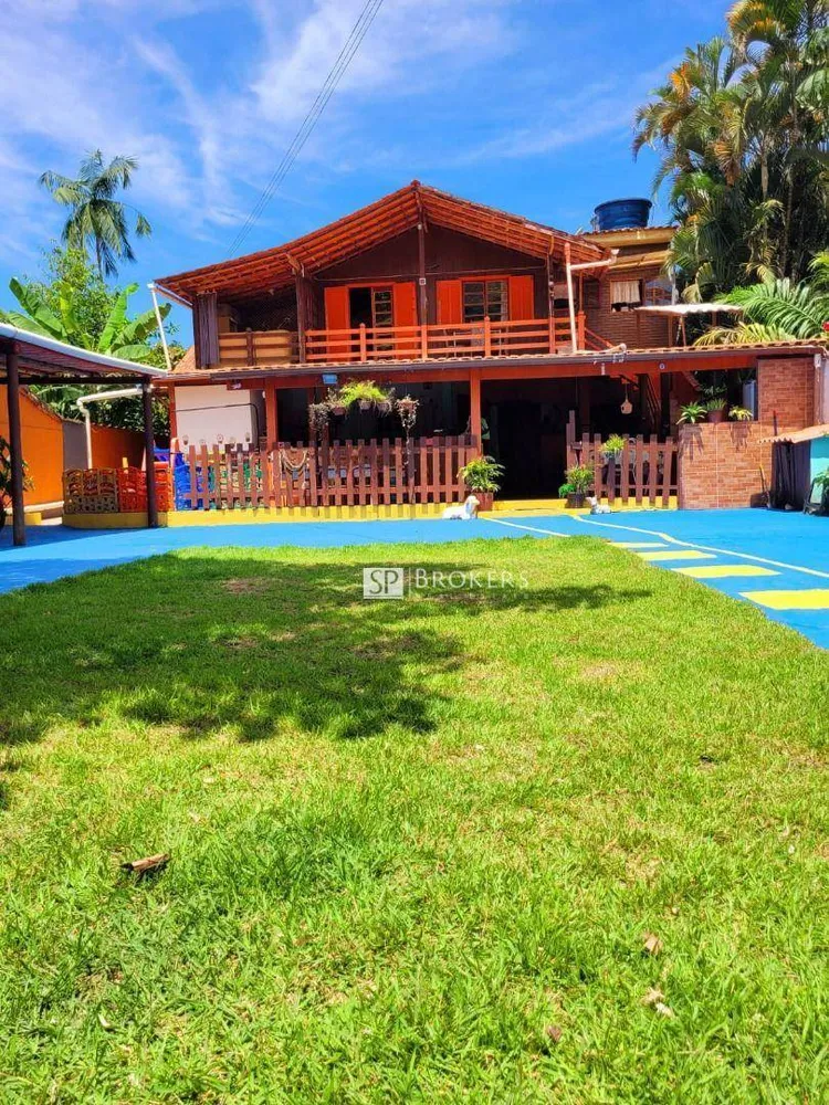 Casa, 8 quartos, 300 m² - Foto 1