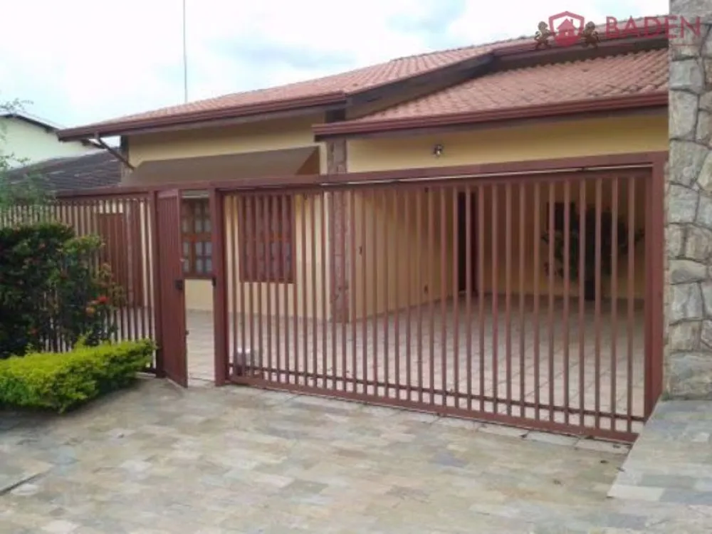 Casa, 4 quartos, 210 m² - Foto 1