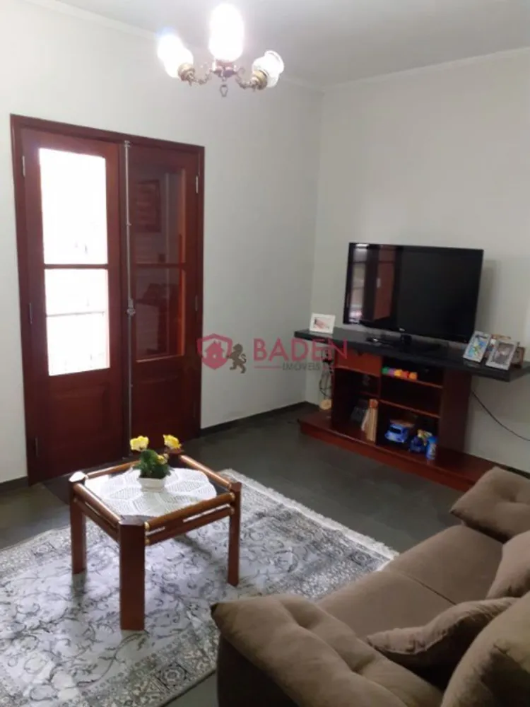 Casa, 3 quartos, 213 m² - Foto 2