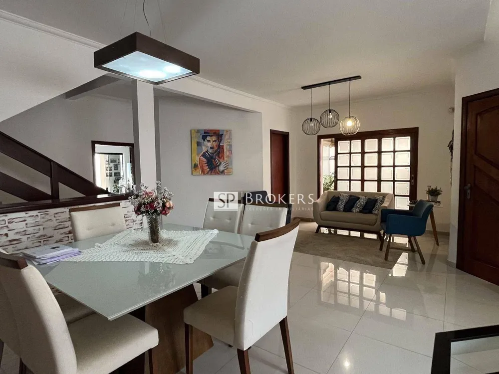 Casa, 3 quartos, 220 m² - Foto 1