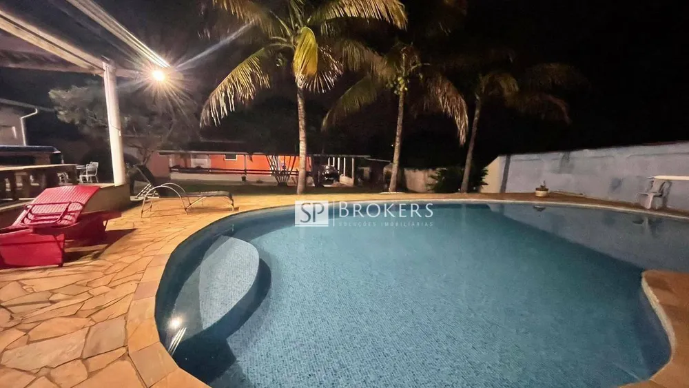 Chácara, 3 quartos, 1250 m² - Foto 1