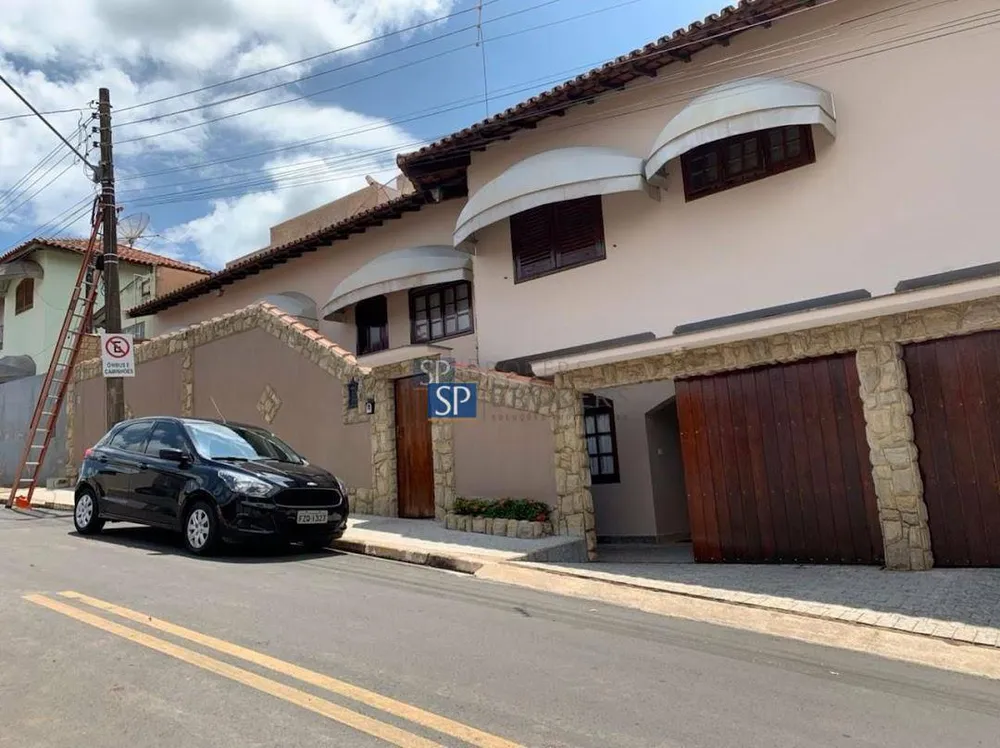 Casa, 3 quartos, 289 m² - Foto 1