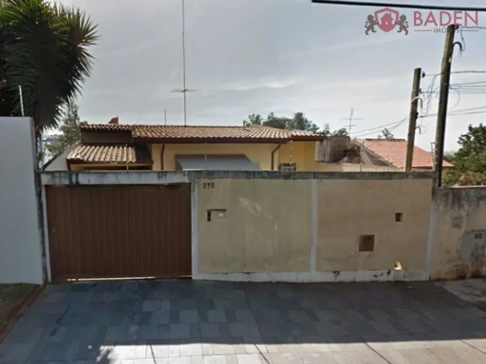 Casa, 4 quartos, 227 m² - Foto 1