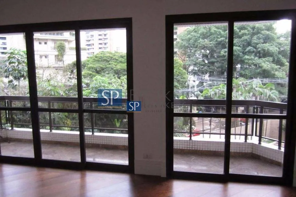 Apartamento, 3 quartos, 210 m² - Foto 1