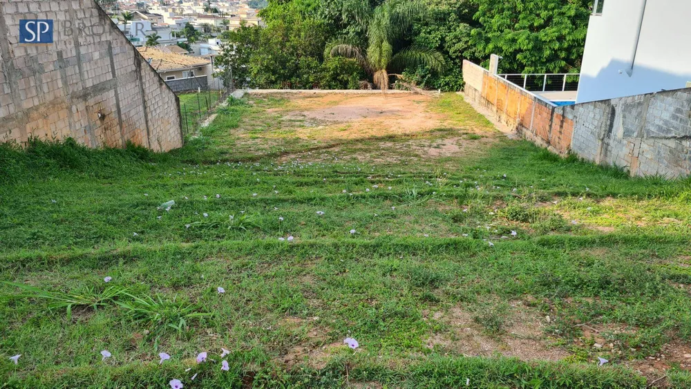 Loteamento e Condomínio, 600 m² - Foto 1