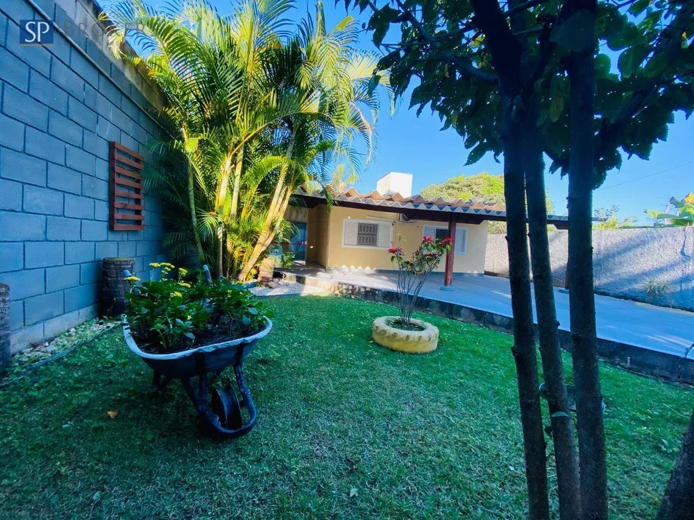 Casa, 3 quartos, 239 m² - Foto 1