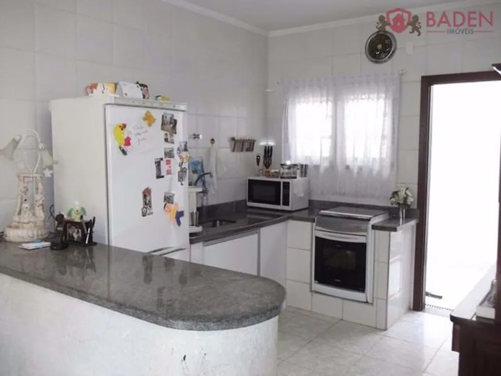 Casa, 3 quartos, 250 m² - Foto 2