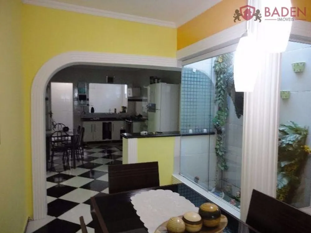 Casa, 4 quartos, 240 m² - Foto 3