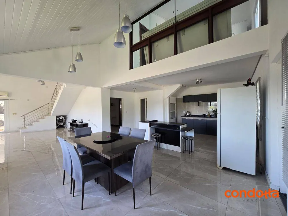 Sobrado, 3 quartos, 234 m² - Foto 2