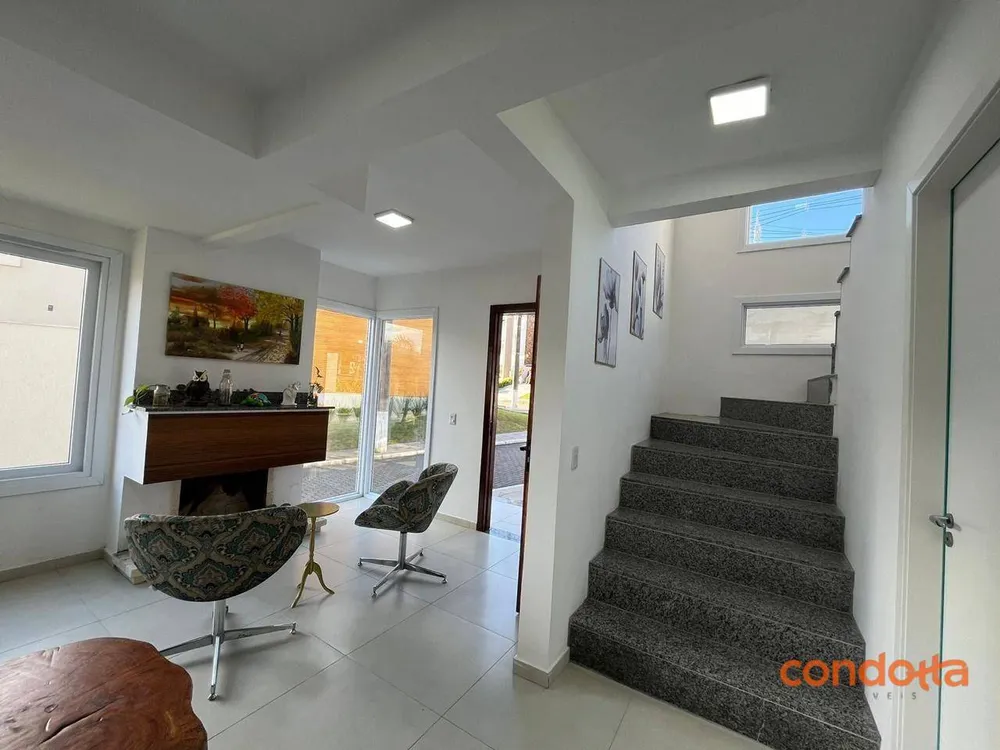 Sobrado, 3 quartos, 226 m² - Foto 1