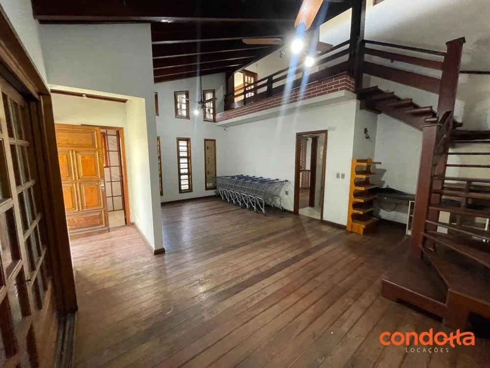 Casa, 4 quartos, 330 m² - Foto 1