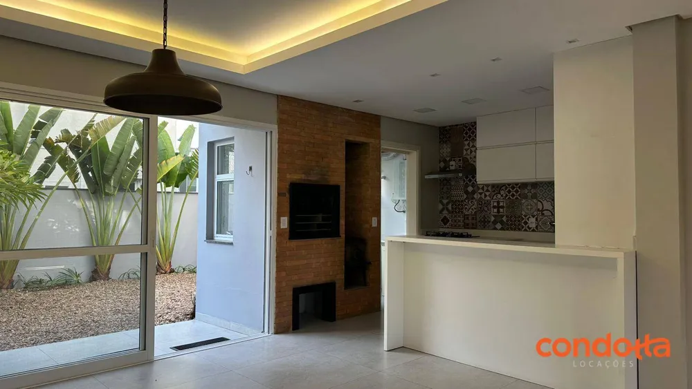 Casa, 3 quartos, 200 m² - Foto 1