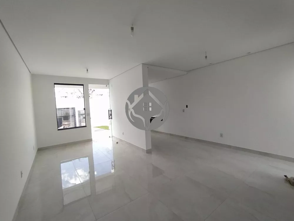 Casa à venda com 3 quartos, 143m² - Foto 4