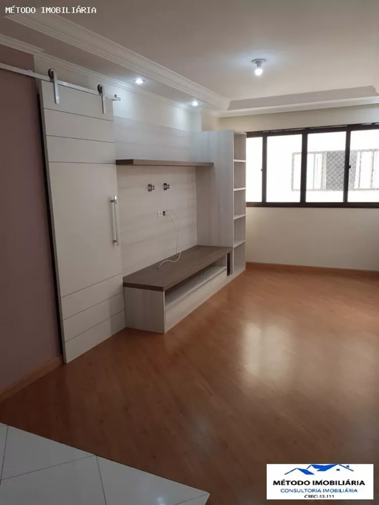 Apartamento à venda com 3 quartos, 74m² - Foto 2