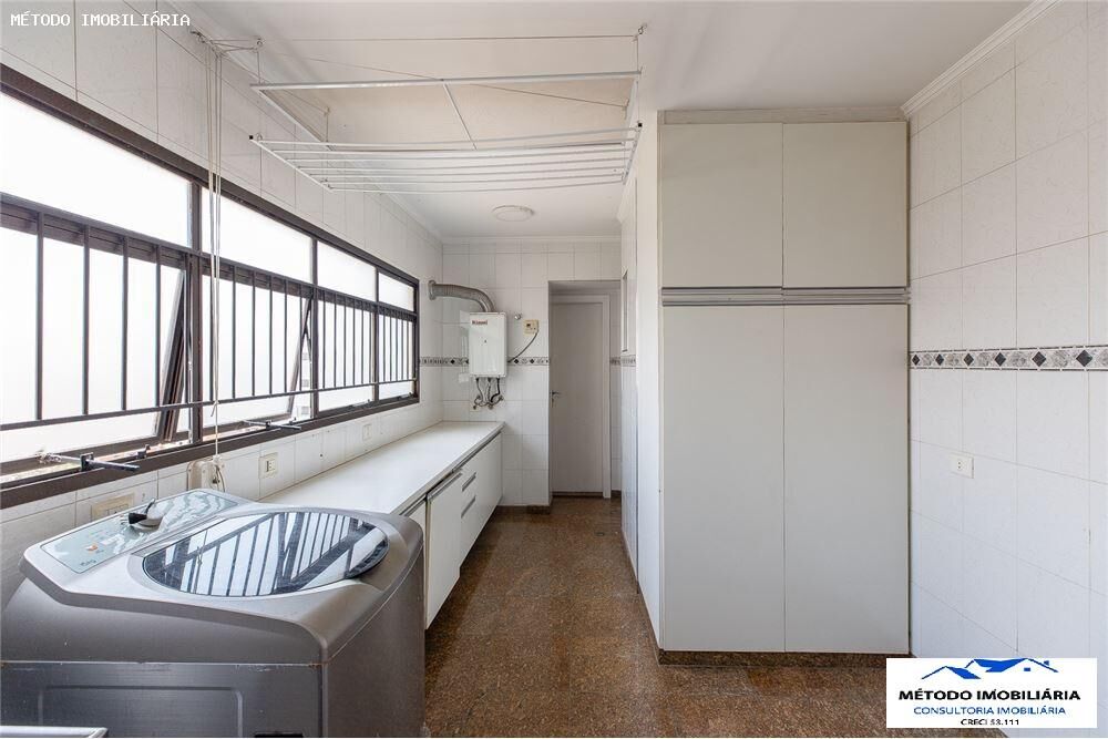 Casa à venda com 3 quartos, 230m² - Foto 3