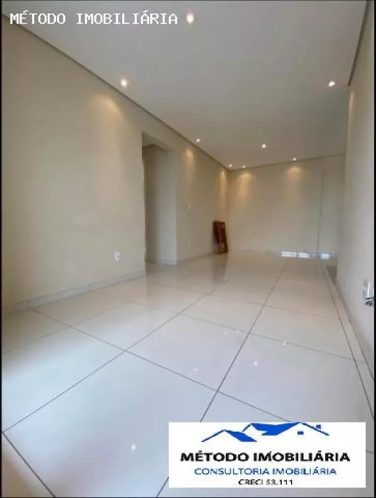 Apartamento à venda com 2 quartos, 68m² - Foto 3