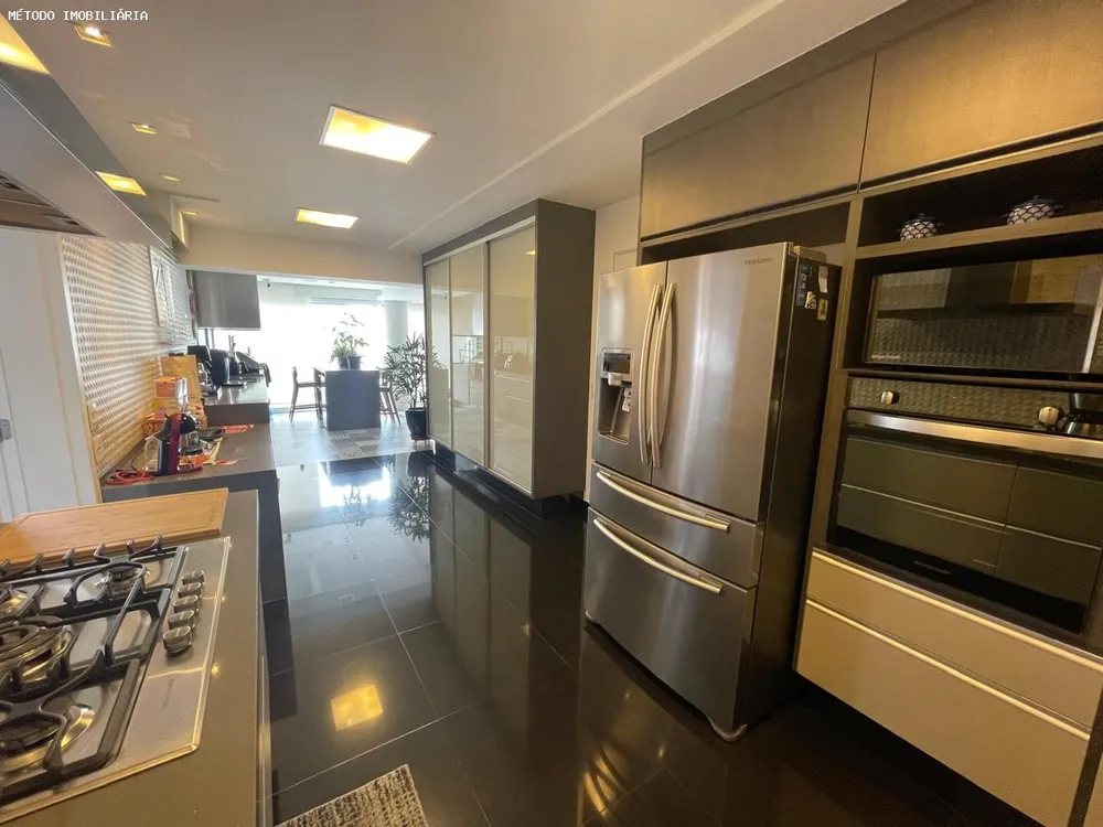 Apartamento, 3 quartos, 234 m² - Foto 2