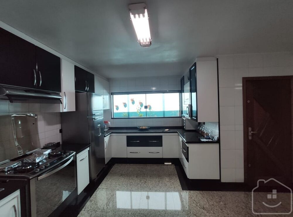 Casa, 3 quartos, 263 m² - Foto 3