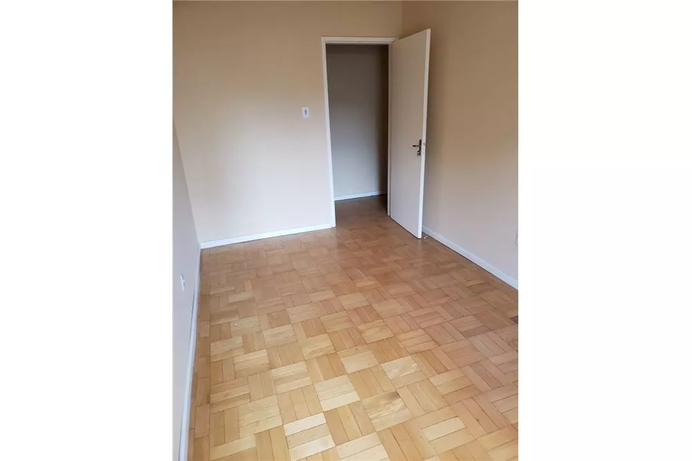 Apartamento à venda com 2 quartos, 84m² - Foto 2