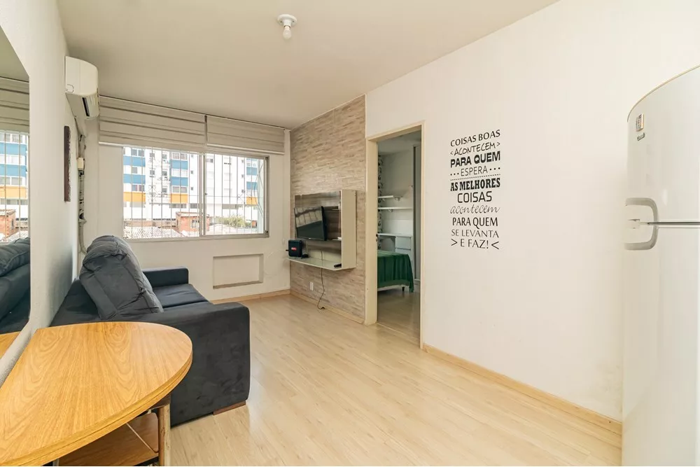 Apartamento à venda com 1 quarto, 42m² - Foto 1