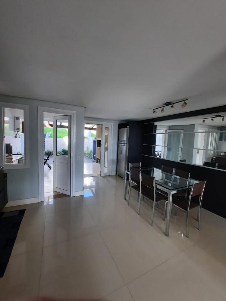 Casa à venda com 3 quartos, 165m² - Foto 2