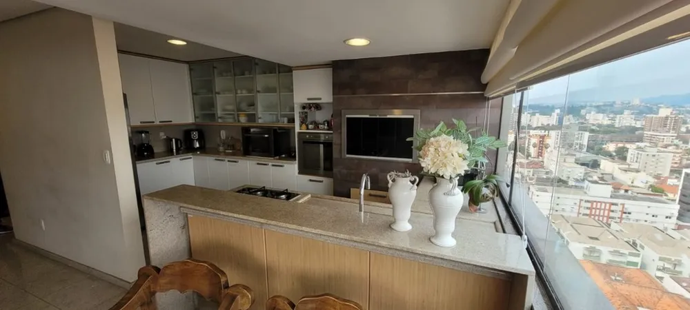 Apartamento, 3 quartos, 206 m² - Foto 1