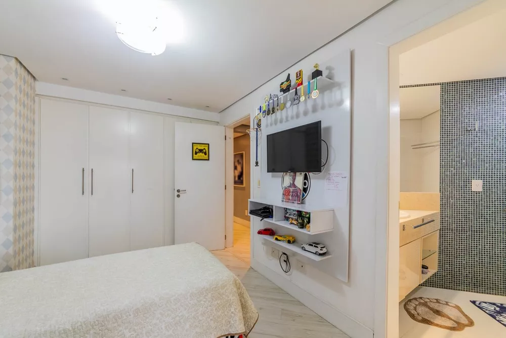 Apartamento à venda com 4 quartos, 266m² - Foto 3