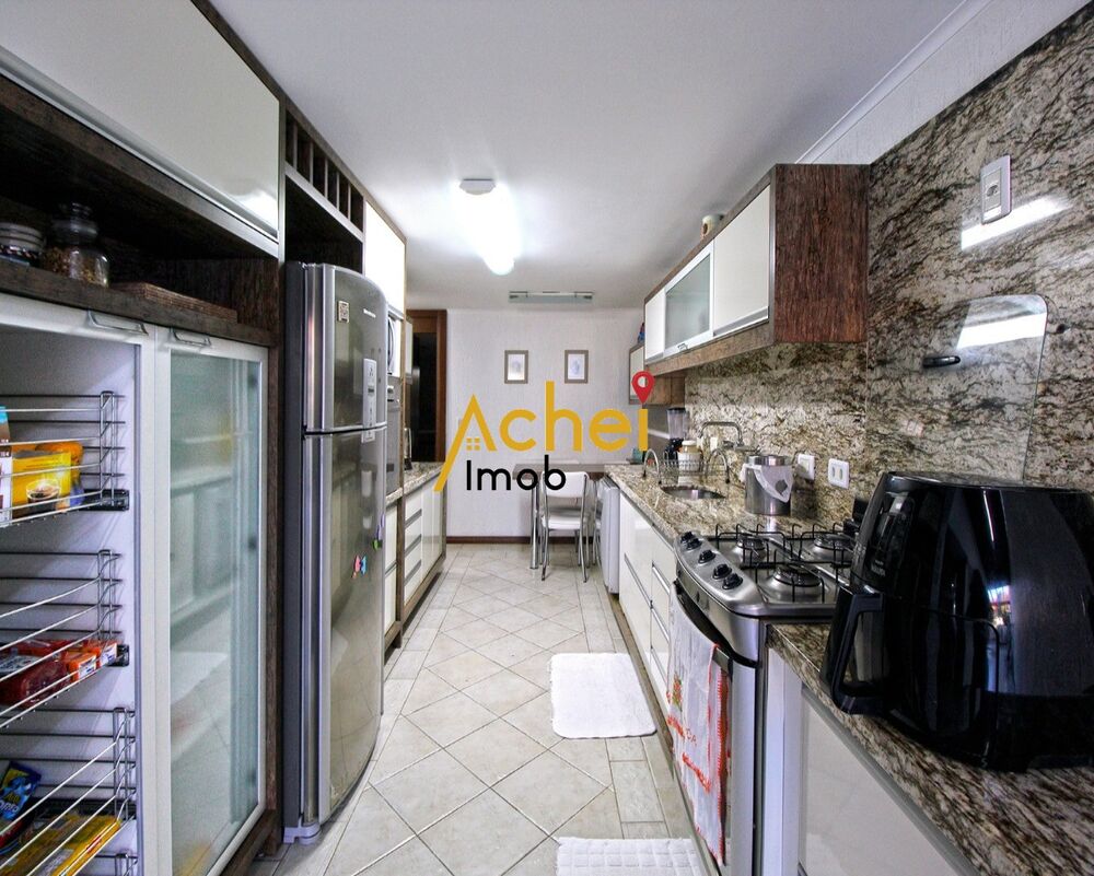 Casa à venda com 4 quartos, 300m² - Foto 15
