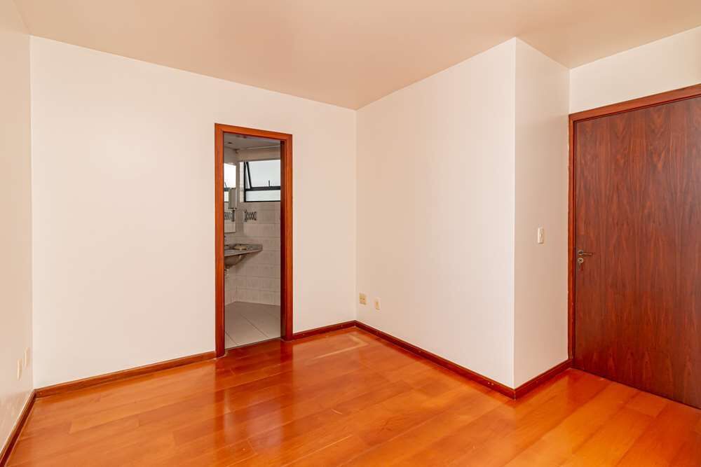 Apartamento à venda com 2 quartos, 66m² - Foto 13