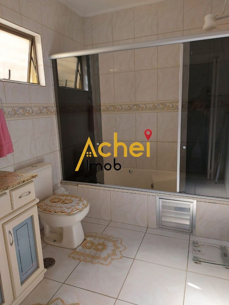 Casa, 3 quartos, 229 m² - Foto 1