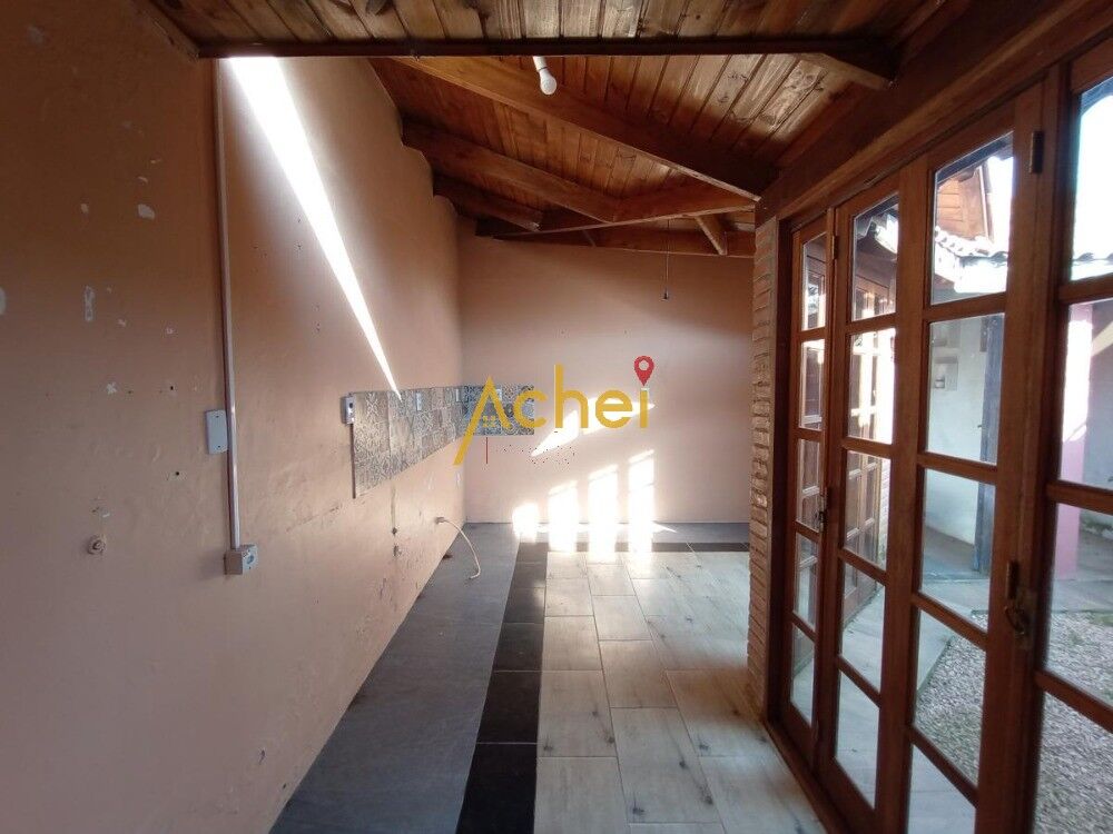 Casa à venda com 3 quartos, 90m² - Foto 4