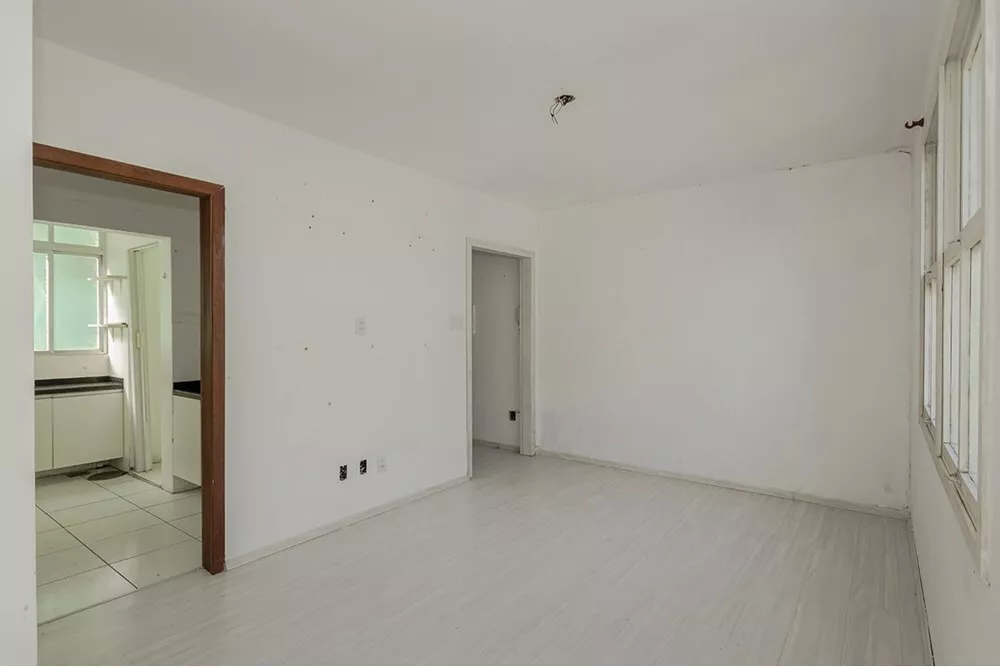 Apartamento à venda com 3 quartos, 81m² - Foto 2