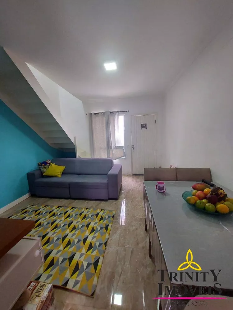 Casa à venda com 2 quartos, 48m² - Foto 1