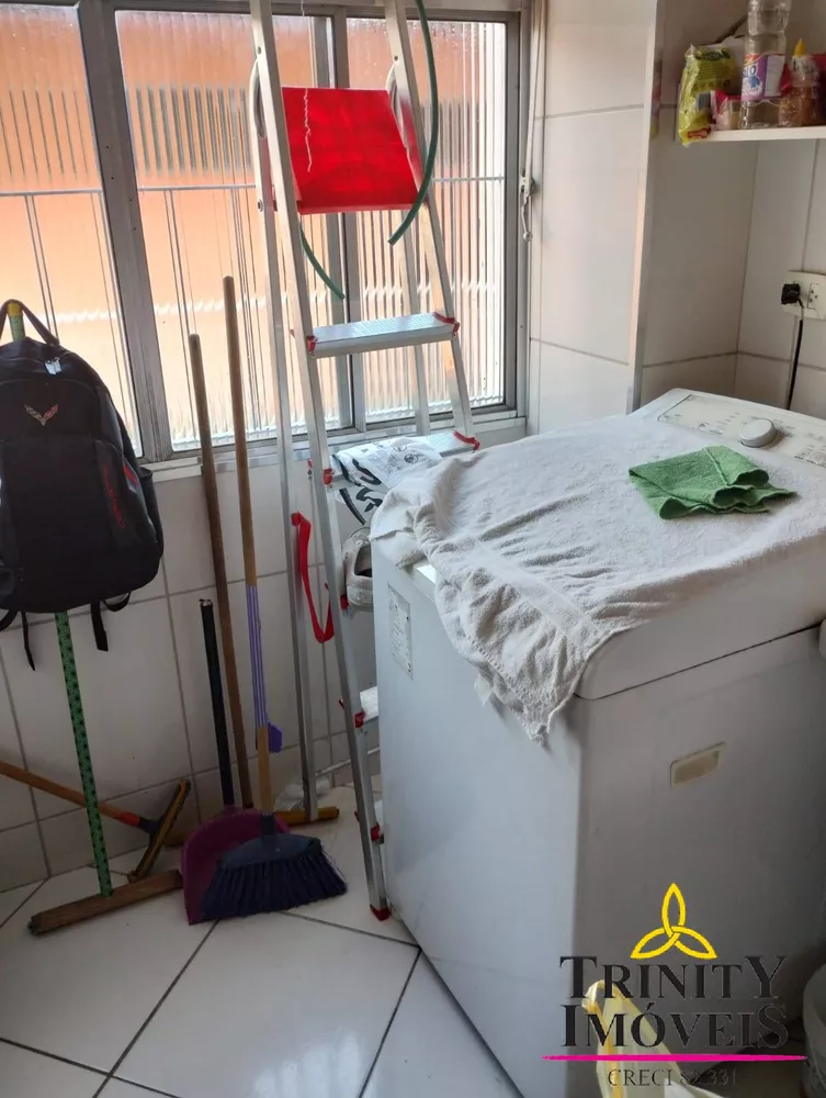 Apartamento à venda com 2 quartos, 62m² - Foto 2