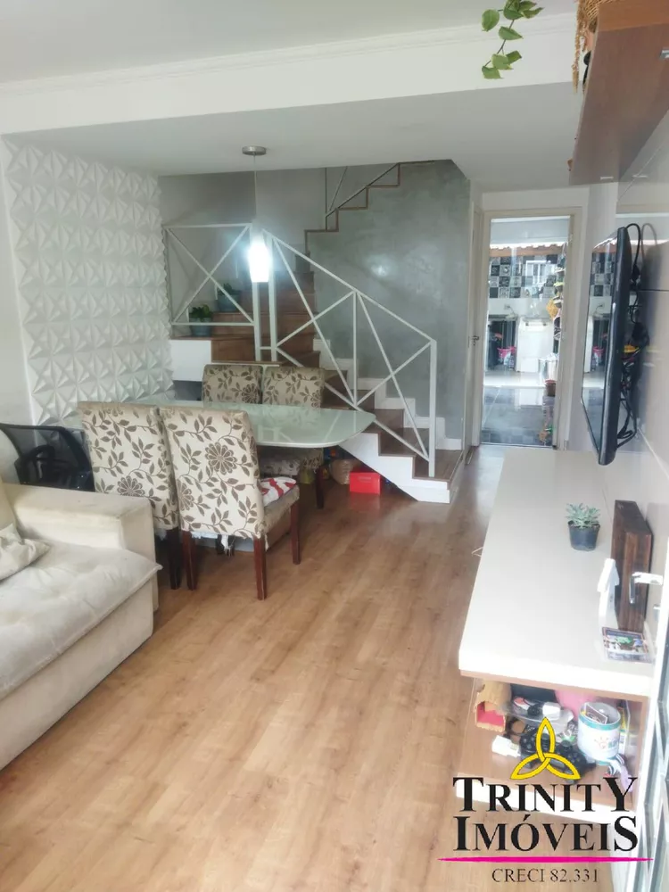 Apartamento à venda com 2 quartos, 72m² - Foto 2