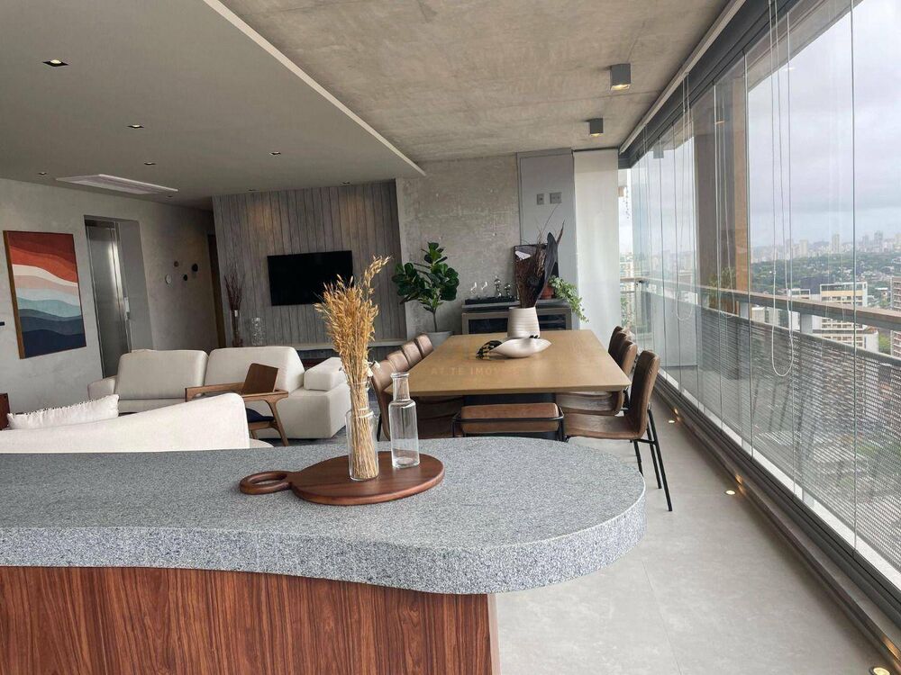 Apartamento à venda com 3 quartos, 167m² - Foto 1