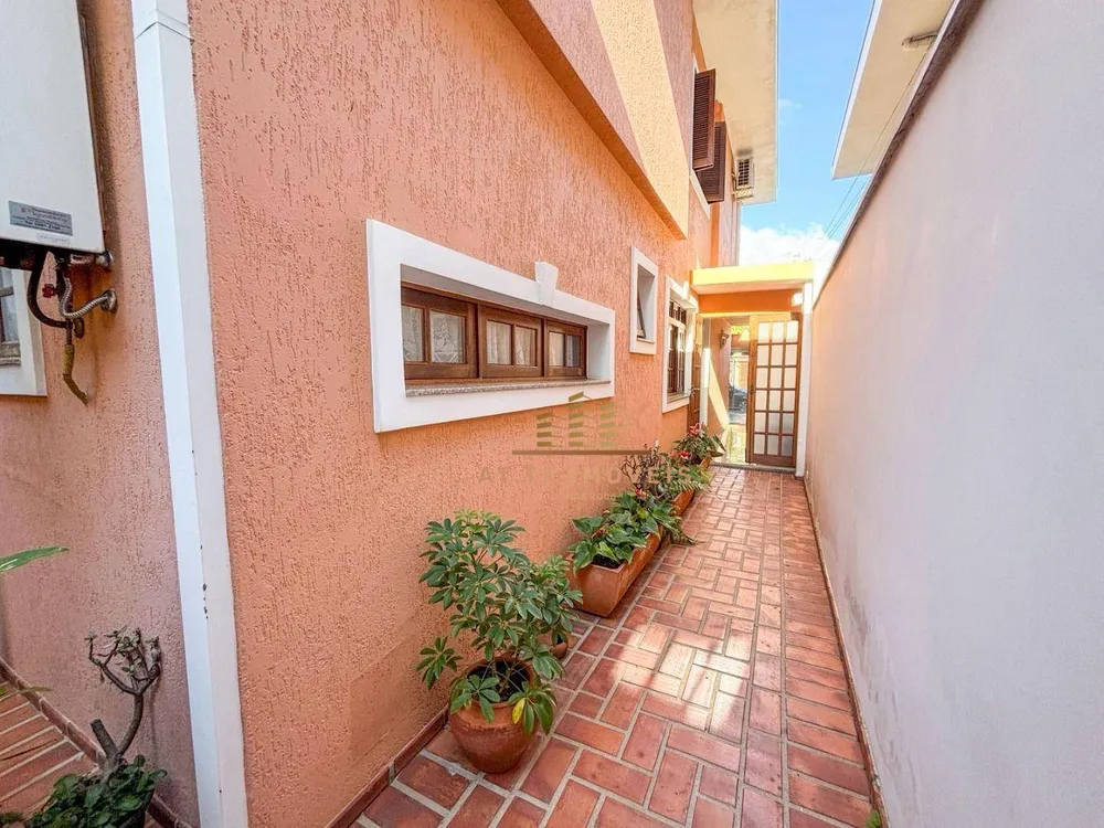 Casa, 3 quartos, 136 m² - Foto 1