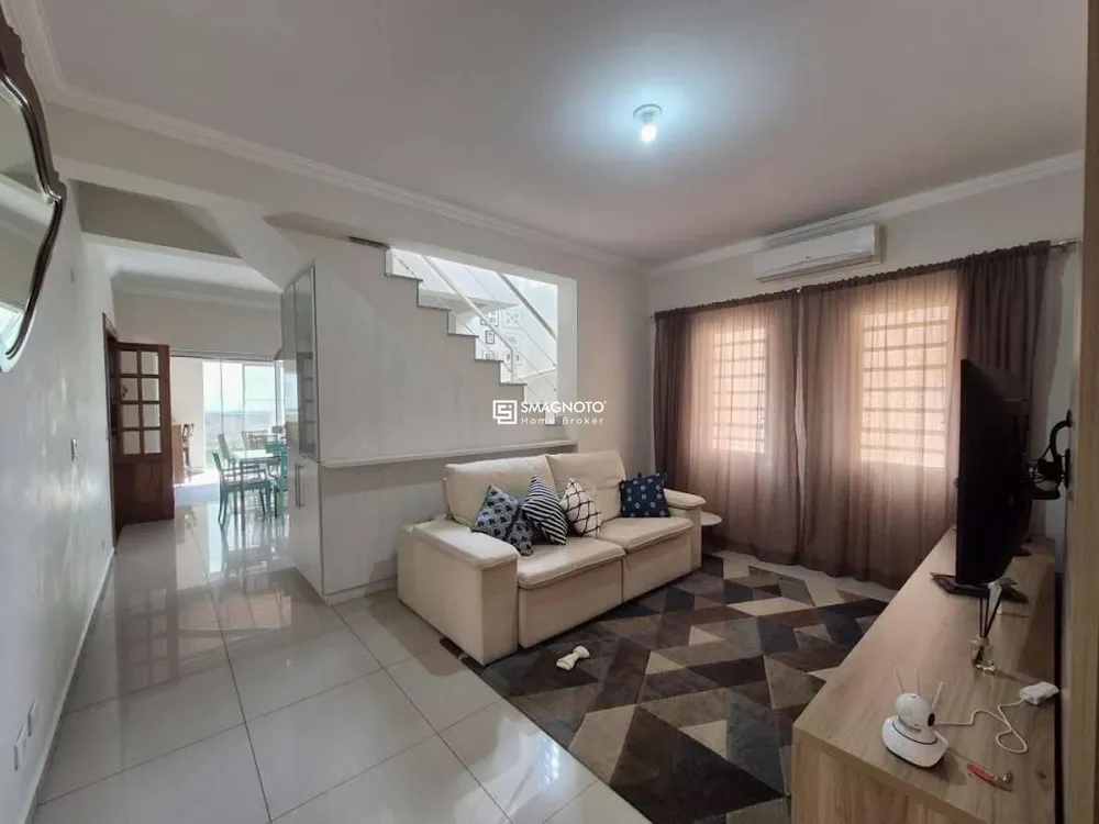 Casa, 3 quartos, 210 m² - Foto 1