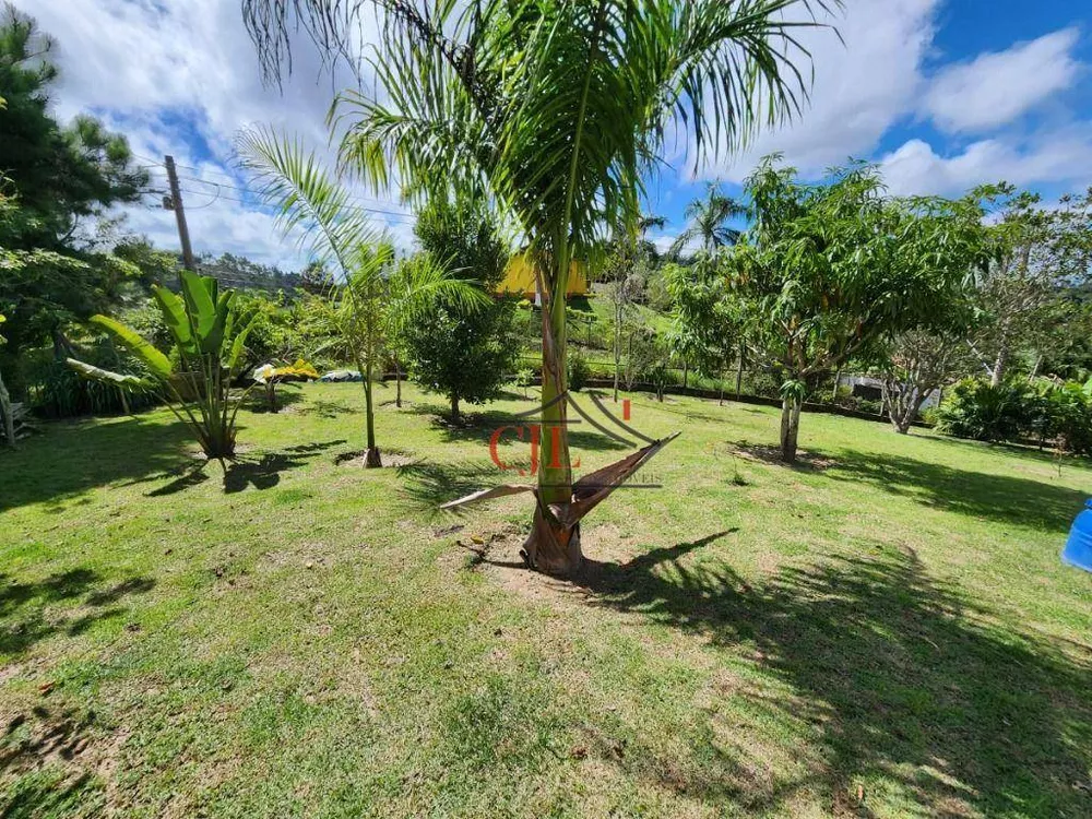 Chácara, 3 quartos, 1600 m² - Foto 1
